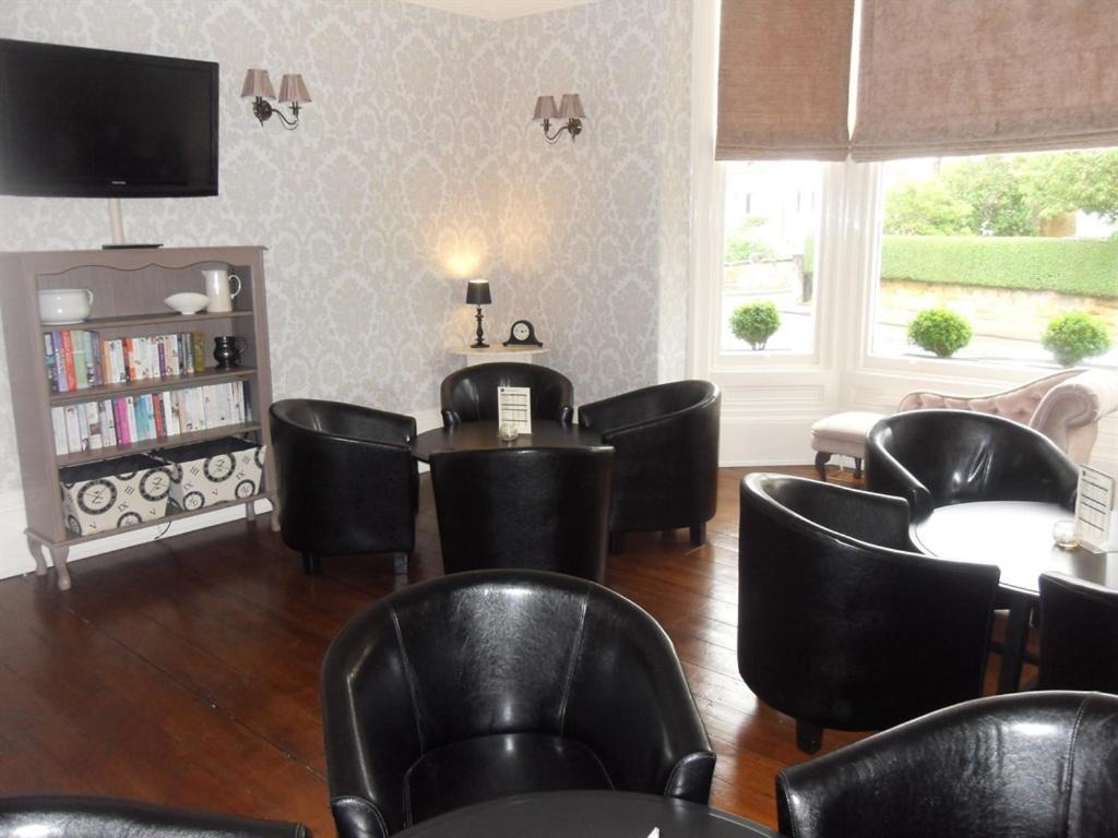 Powys Lodge Скарбъро Екстериор снимка