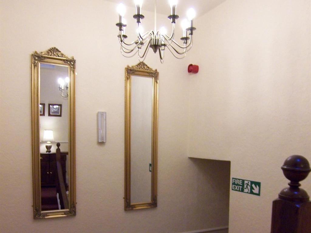 Powys Lodge Скарбъро Екстериор снимка
