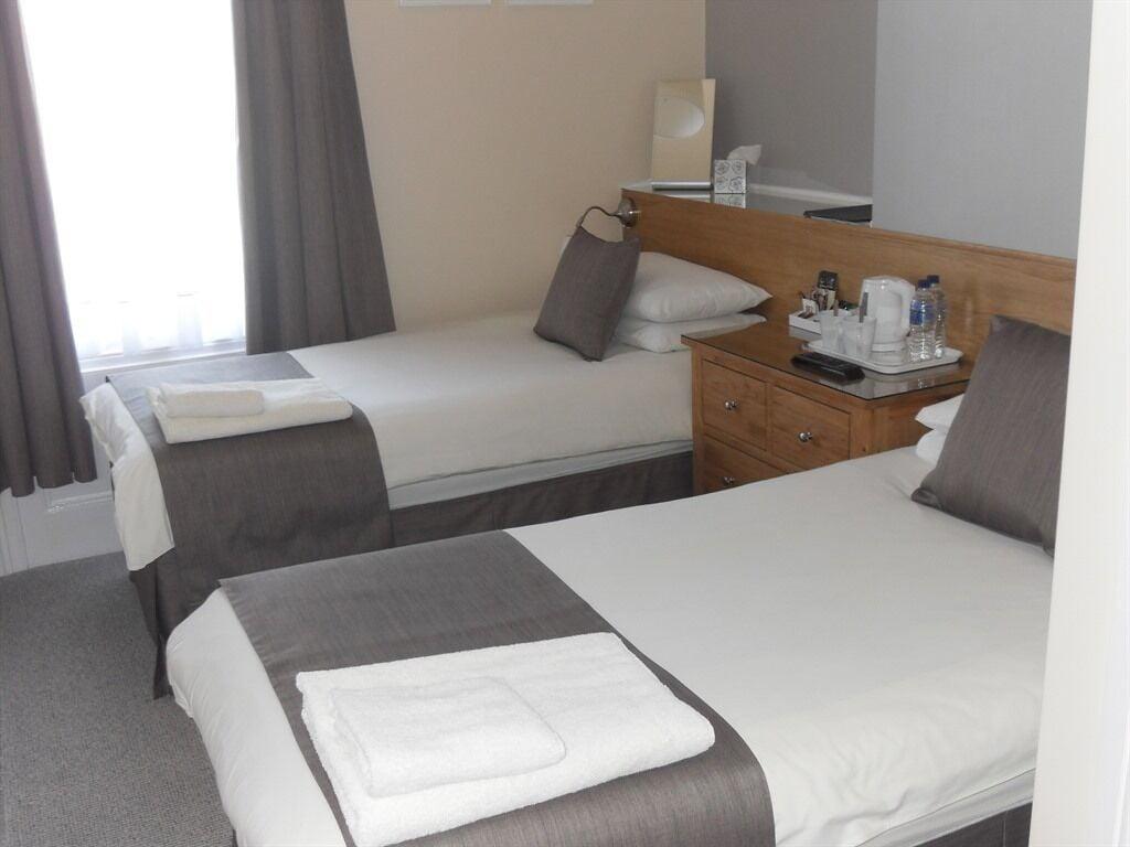 Powys Lodge Скарбъро Екстериор снимка