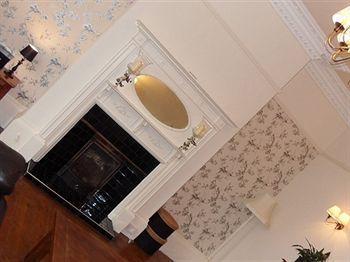 Powys Lodge Скарбъро Екстериор снимка